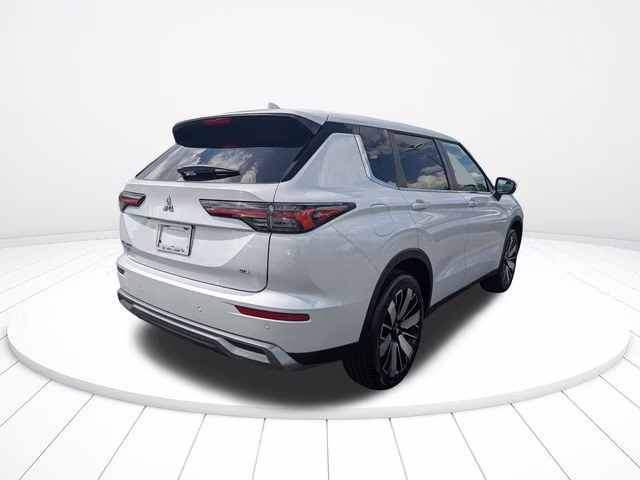 2026 White Diamond Mitsubishi Outlander SE FWD SUV