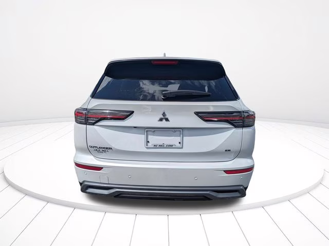 2026 White Diamond Mitsubishi Outlander SE FWD SUV