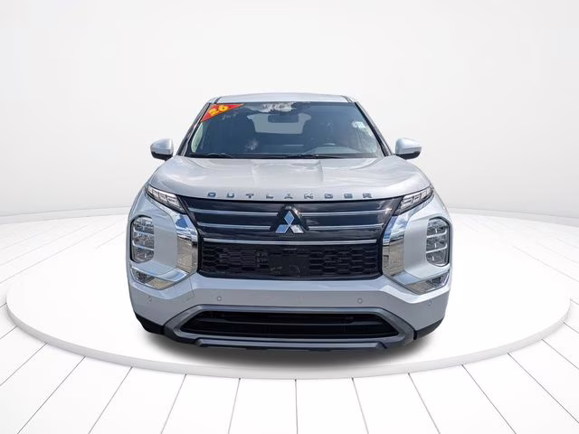2026 White Diamond Mitsubishi Outlander SE FWD SUV