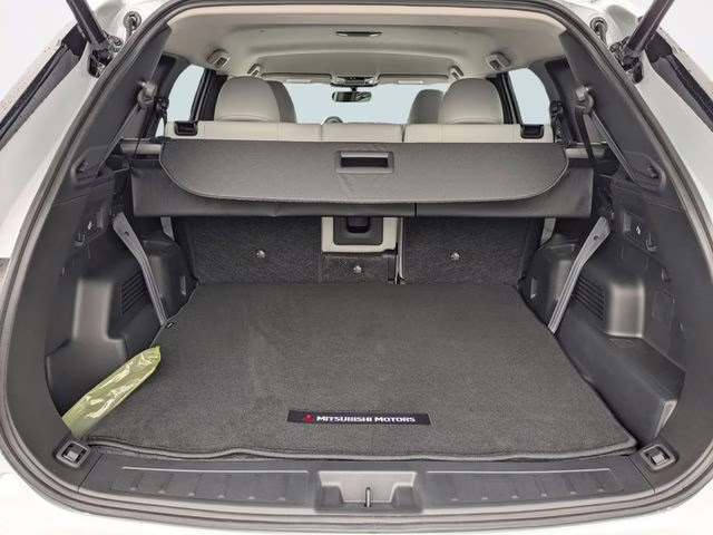 2026 White Diamond Mitsubishi Outlander SE FWD SUV