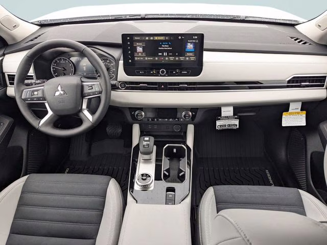 2026 White Diamond Mitsubishi Outlander SE FWD SUV