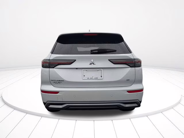 2026 White Diamond Mitsubishi Outlander SE FWD SUV