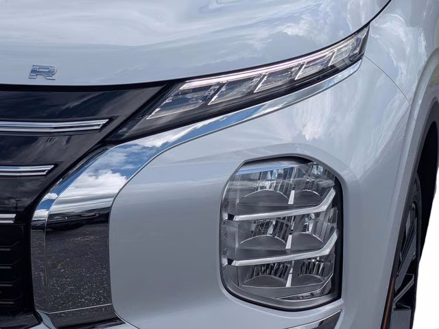 2026 White Diamond Mitsubishi Outlander SE FWD SUV