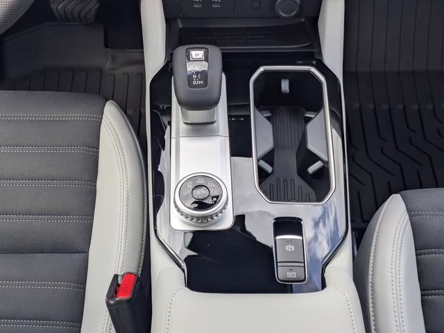 2026 White Diamond Mitsubishi Outlander SE FWD SUV