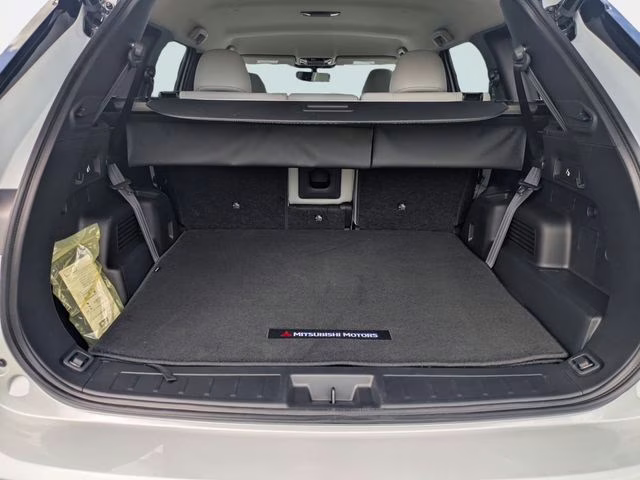 2026 White Diamond Mitsubishi Outlander SE FWD SUV