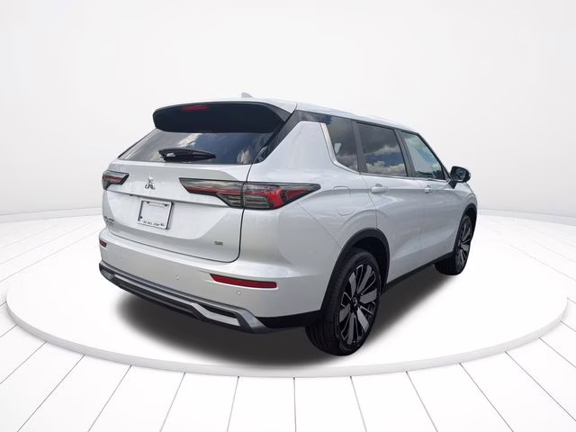 2026 White Diamond Mitsubishi Outlander SE FWD SUV