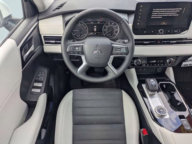 2026 White Diamond Mitsubishi Outlander SE FWD SUV