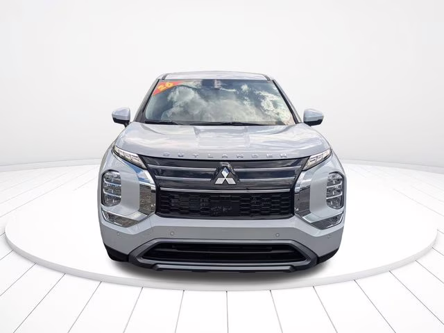 2026 White Diamond Mitsubishi Outlander SE FWD SUV