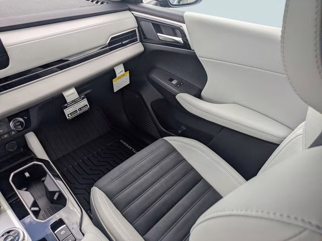 2026 Cosmic Blue Metallic Mitsubishi Outlander SE FWD SUV