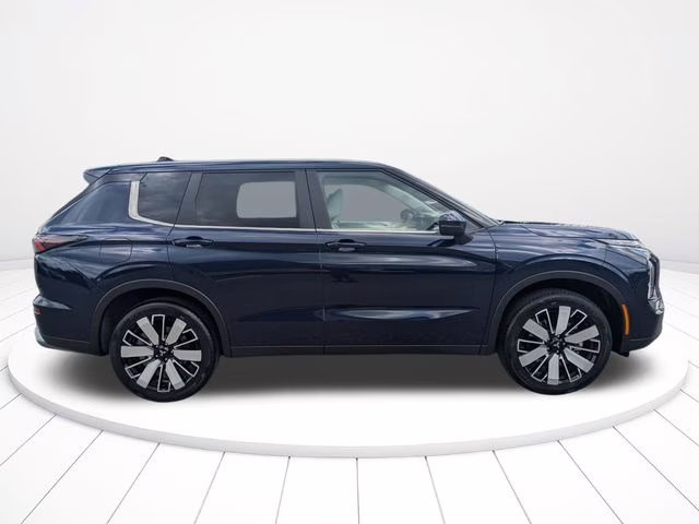 2026 Cosmic Blue Metallic Mitsubishi Outlander SE FWD SUV