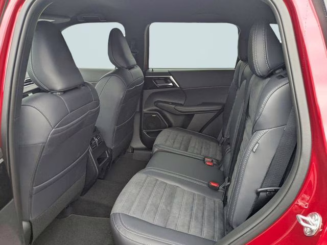 2026 Red Diamond Mitsubishi Outlander LE FWD SUV