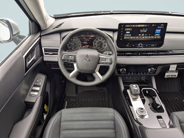 2026 Alloy Silver Metallic Mitsubishi Outlander SE FWD SUV