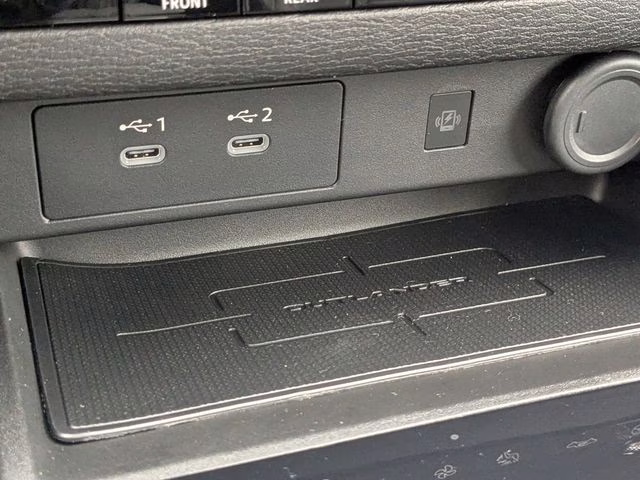2026 Alloy Silver Metallic Mitsubishi Outlander SE FWD SUV