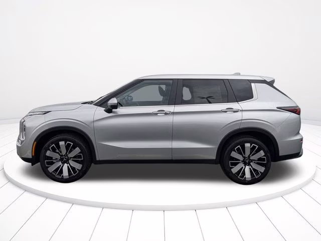 2026 Alloy Silver Metallic Mitsubishi Outlander SE FWD SUV