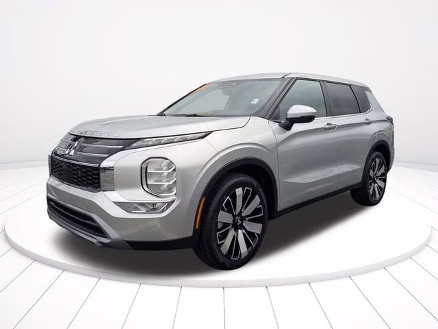 2026 Alloy Silver Metallic Mitsubishi Outlander SE FWD SUV