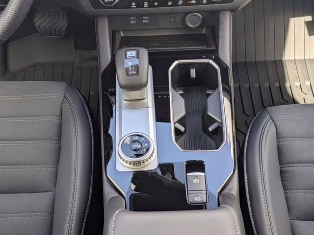 2026 White Diamond Mitsubishi Outlander SE FWD SUV