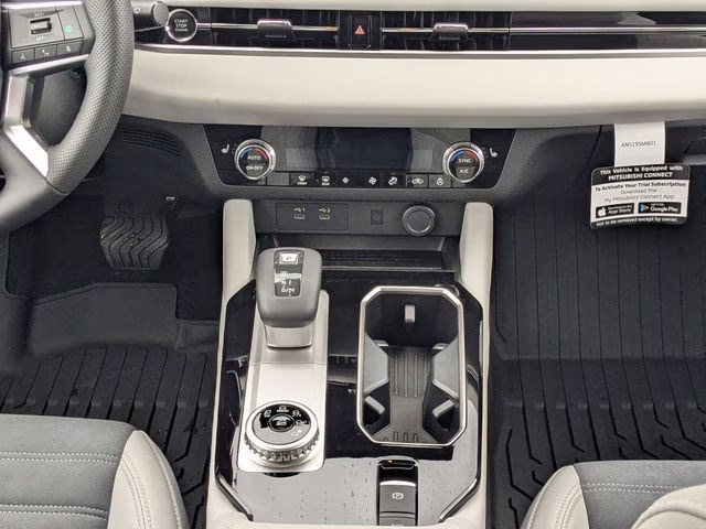 2026 White Diamond Mitsubishi Outlander SE FWD SUV