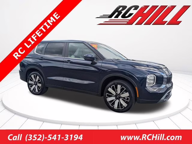 2026 Cosmic Blue Metallic Mitsubishi Outlander SE FWD SUV