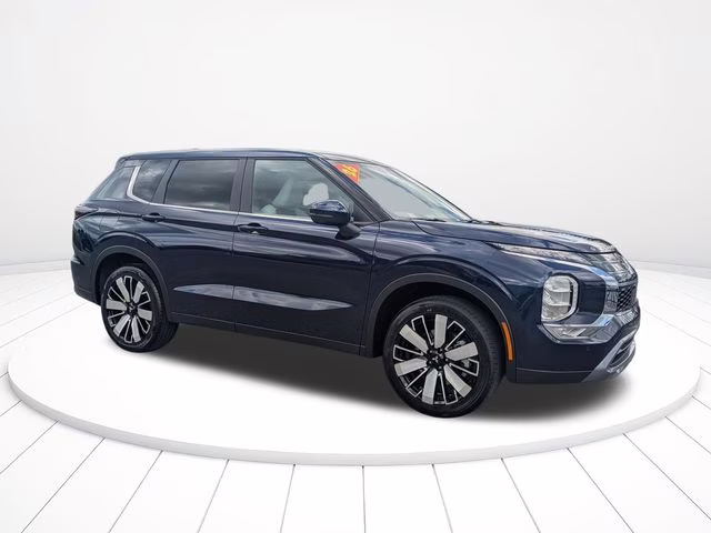 2026 Cosmic Blue Metallic Mitsubishi Outlander SE FWD SUV