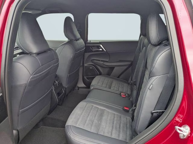 2026 Red Diamond Mitsubishi Outlander LE FWD SUV