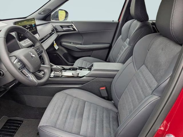 2026 Red Diamond Mitsubishi Outlander LE FWD SUV