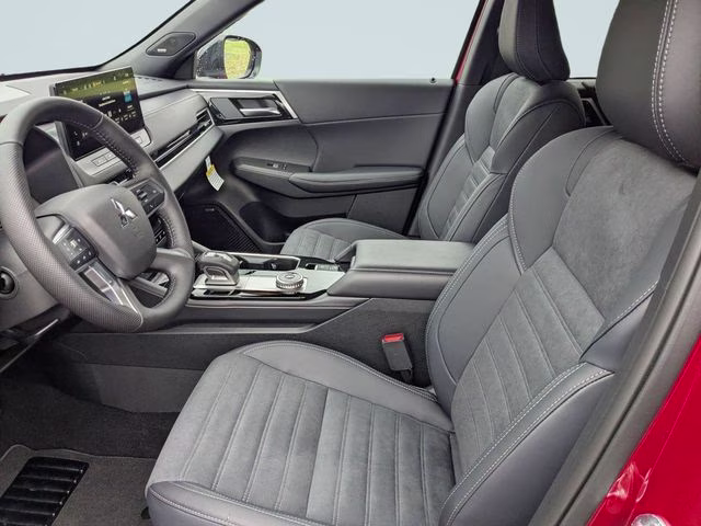 2026 Red Diamond Mitsubishi Outlander LE FWD SUV