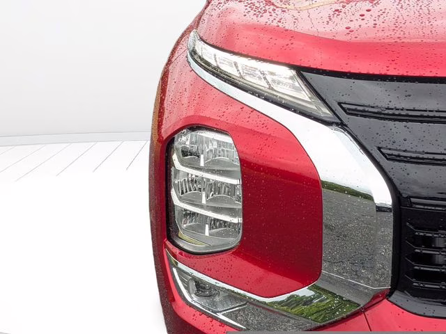 2026 Red Diamond Mitsubishi Outlander LE FWD SUV