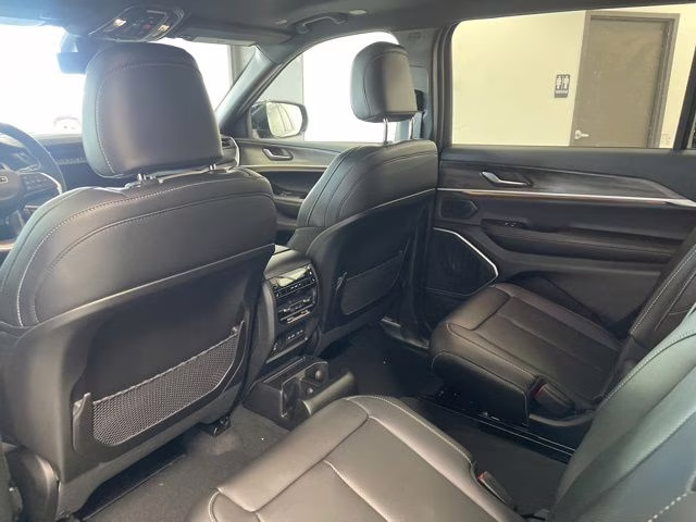 2026 Diamond Black Crystal Pearlcoat Jeep Grand Cherokee L Limited 4X4 SUV