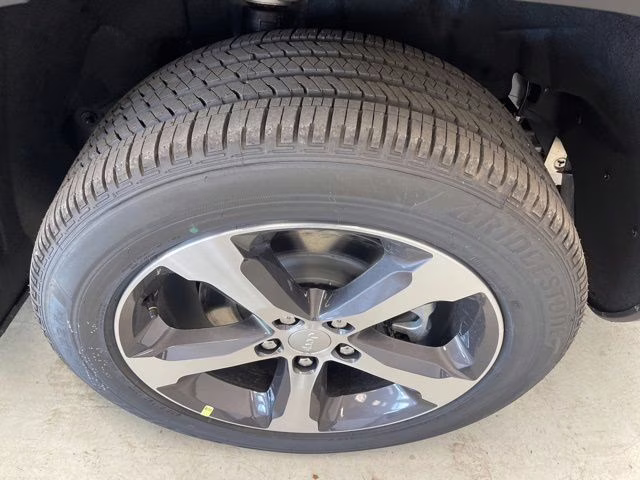 2026 Diamond Black Crystal Pearlcoat Jeep Grand Cherokee L Limited 4X4 SUV