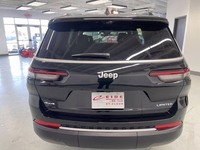 2026 Diamond Black Crystal Pearlcoat Jeep Grand Cherokee L Limited 4X4 SUV