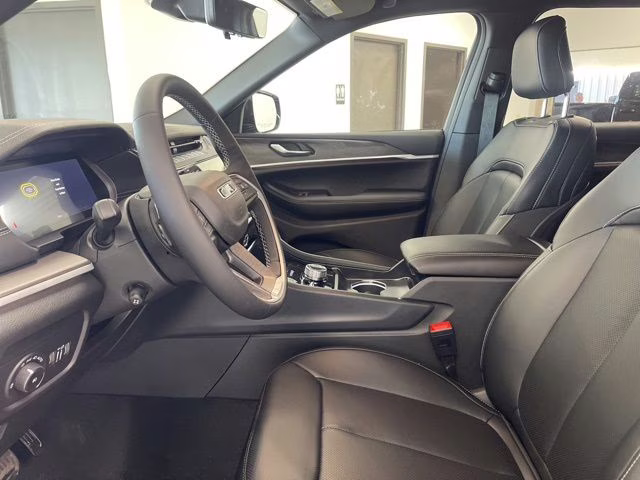 2026 Diamond Black Crystal Pearlcoat Jeep Grand Cherokee L Limited 4X4 SUV