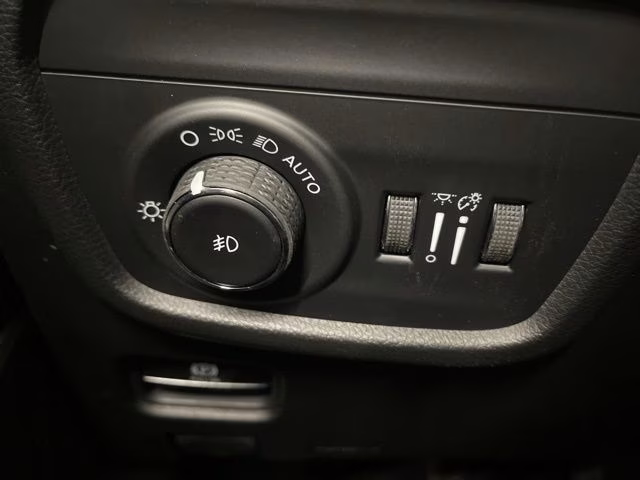 2026 Diamond Black Crystal Pearlcoat Jeep Grand Cherokee L Limited 4X4 SUV