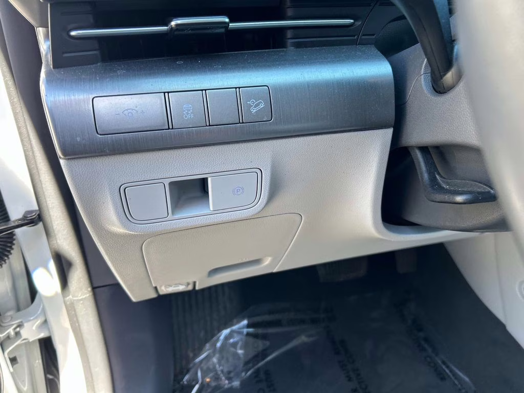 2024 Atlas White Hyundai Kona SEL AWD SUV