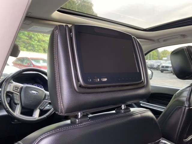 2021 Magnetic Metallic Ford Expedition Max Platinum 4X4 SUV