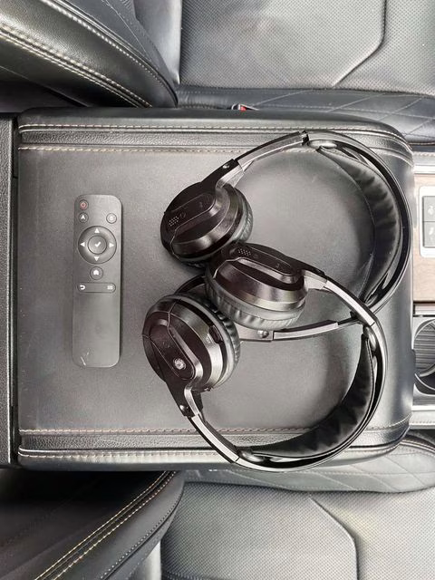 2021 Magnetic Metallic Ford Expedition Max Platinum 4X4 SUV