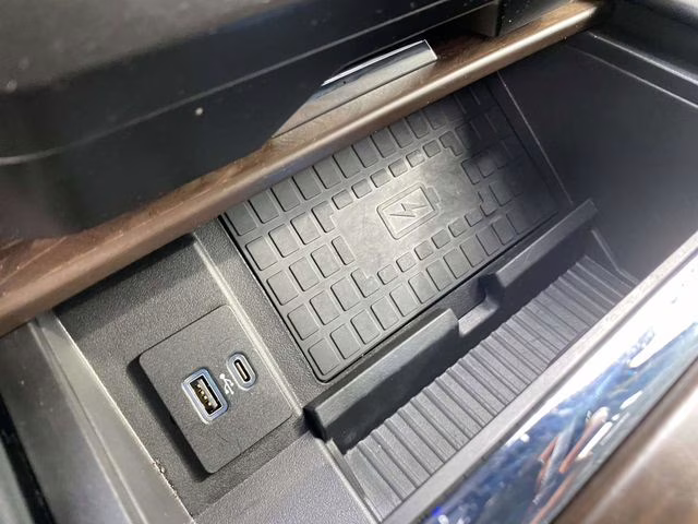 2021 Magnetic Metallic Ford Expedition Max Platinum 4X4 SUV