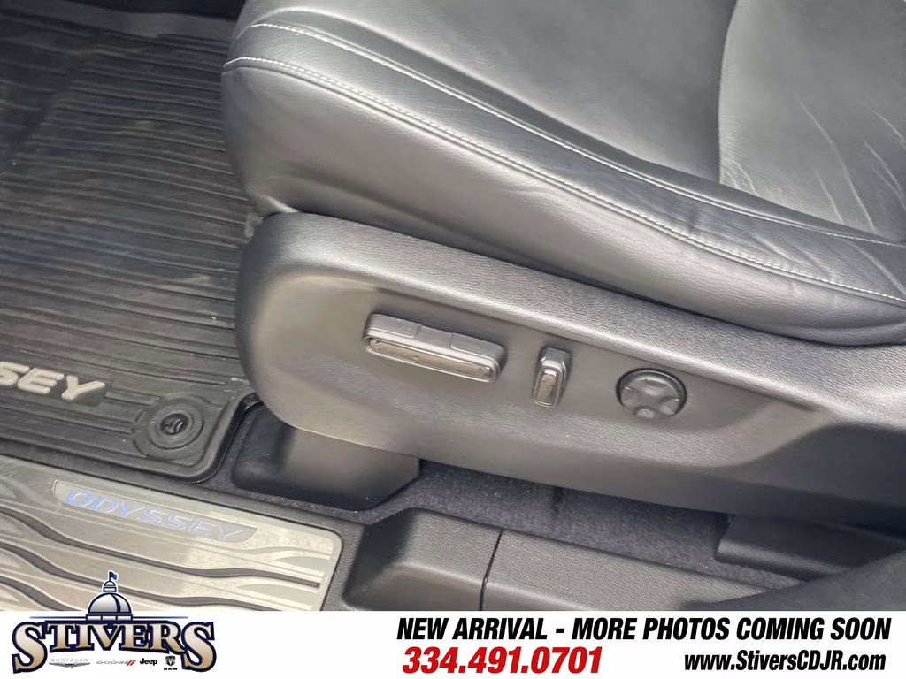 2022 Platinum White Pearl Honda Odyssey EX-L FWD Van