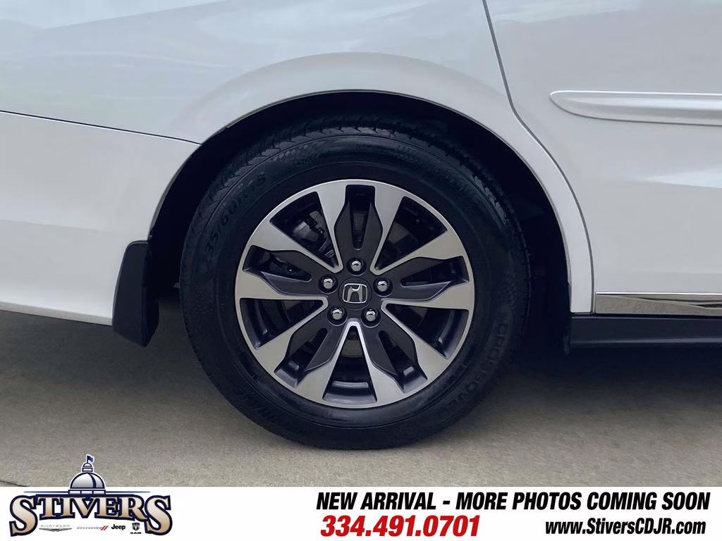 2022 Platinum White Pearl Honda Odyssey EX-L FWD Van