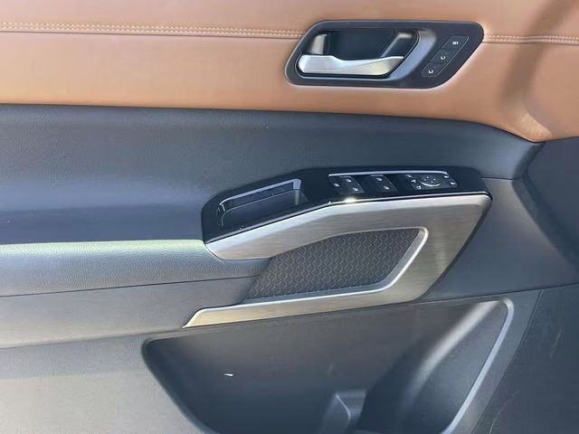 2024 Boulder Gray Pearl Nissan Pathfinder Platinum FWD SUV