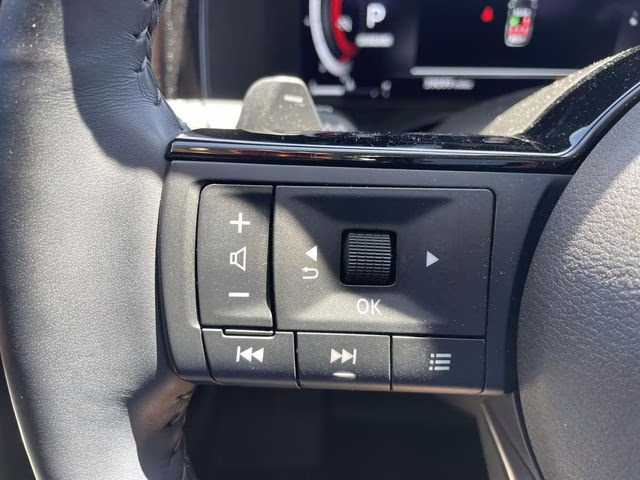 2024 Boulder Gray Pearl Nissan Pathfinder Platinum FWD SUV