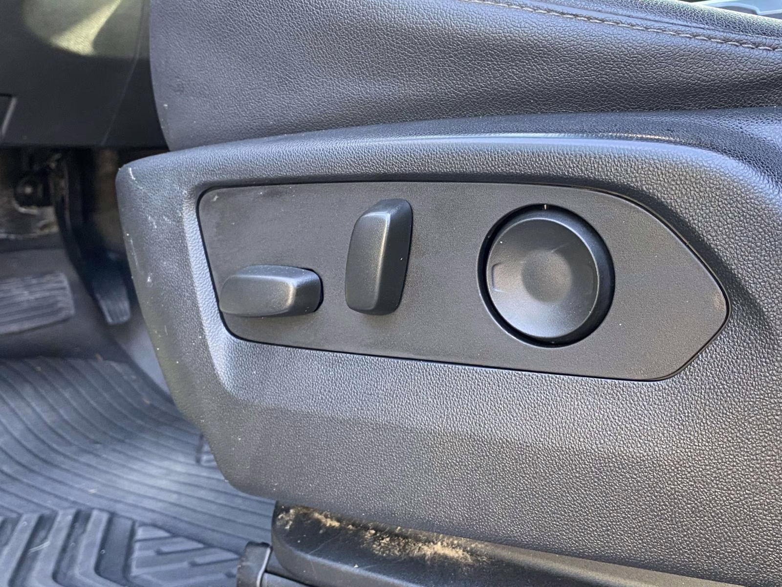 2022 Dark Ash Metallic Chevrolet Silverado 1500 LTZ 4X4 Truck