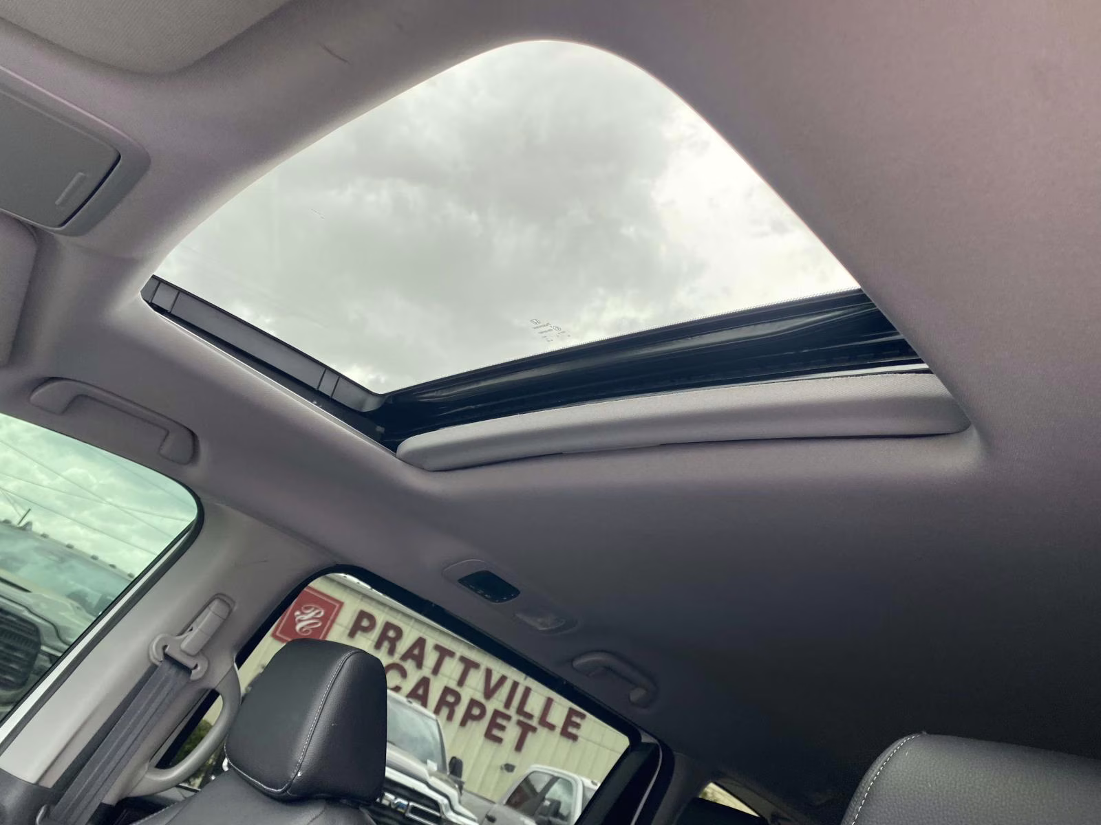 2022 Platinum White Pearl Honda Odyssey EX-L FWD Van