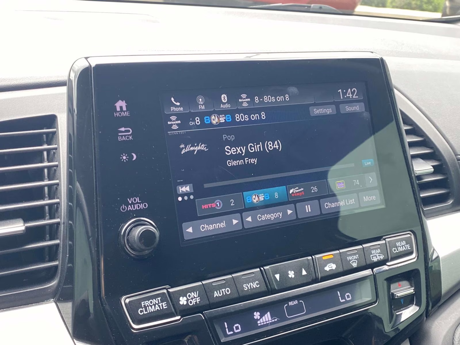 2022 Platinum White Pearl Honda Odyssey EX-L FWD Van