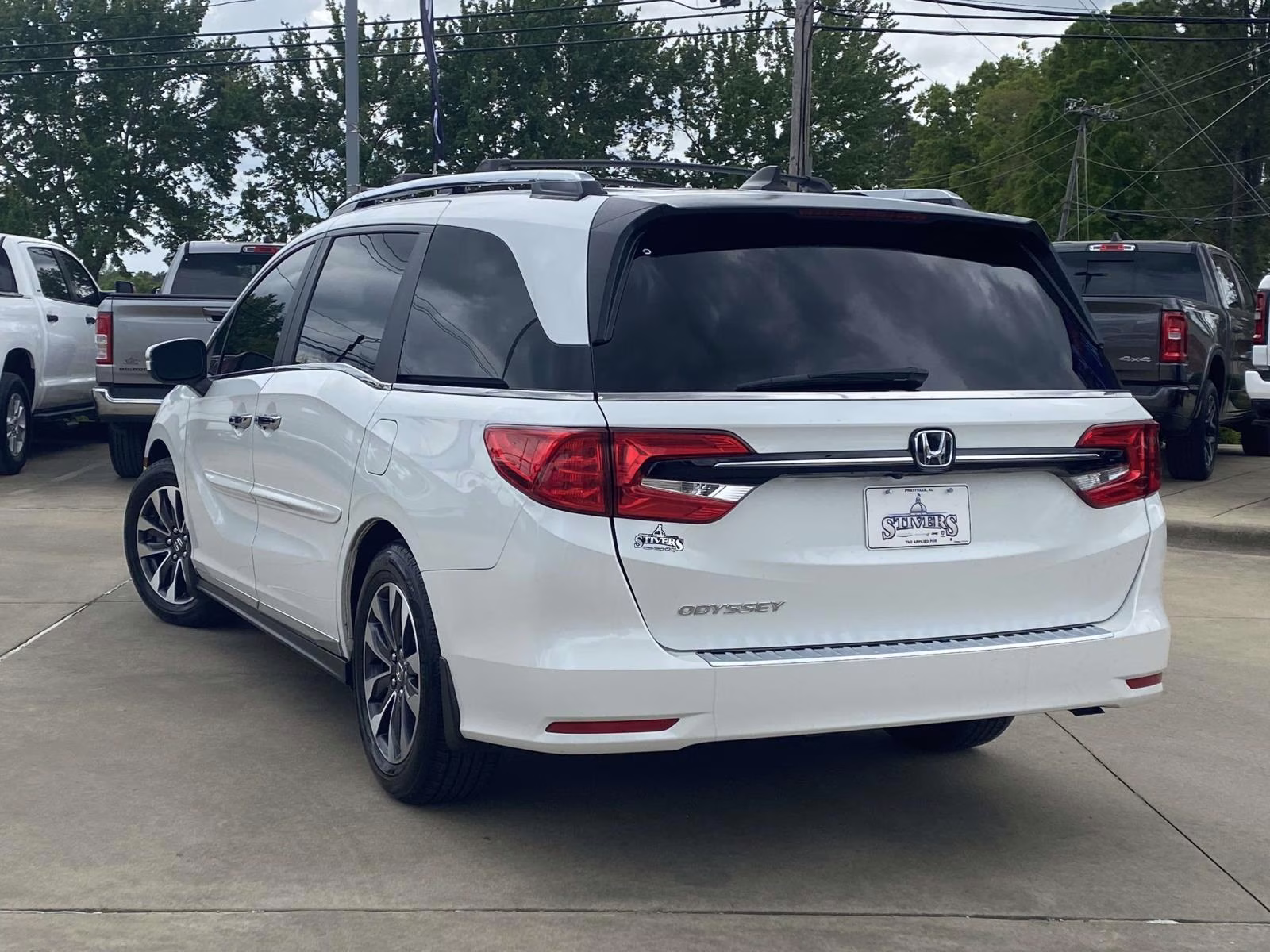2022 Platinum White Pearl Honda Odyssey EX-L FWD Van