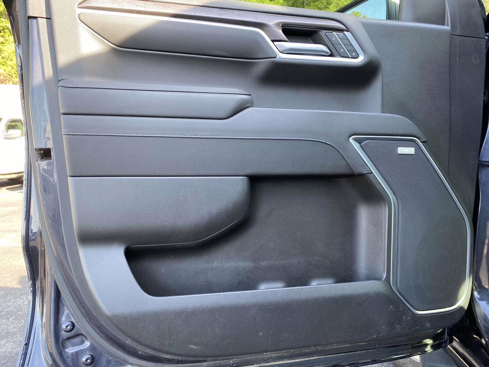 2022 Dark Ash Metallic Chevrolet Silverado 1500 LTZ 4X4 Truck