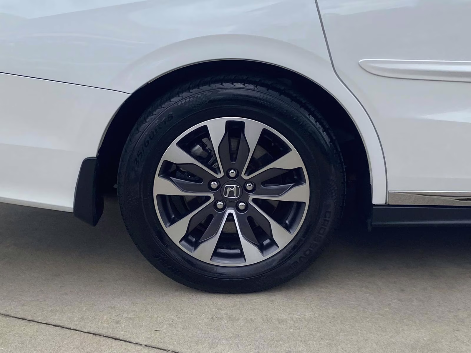 2022 Platinum White Pearl Honda Odyssey EX-L FWD Van