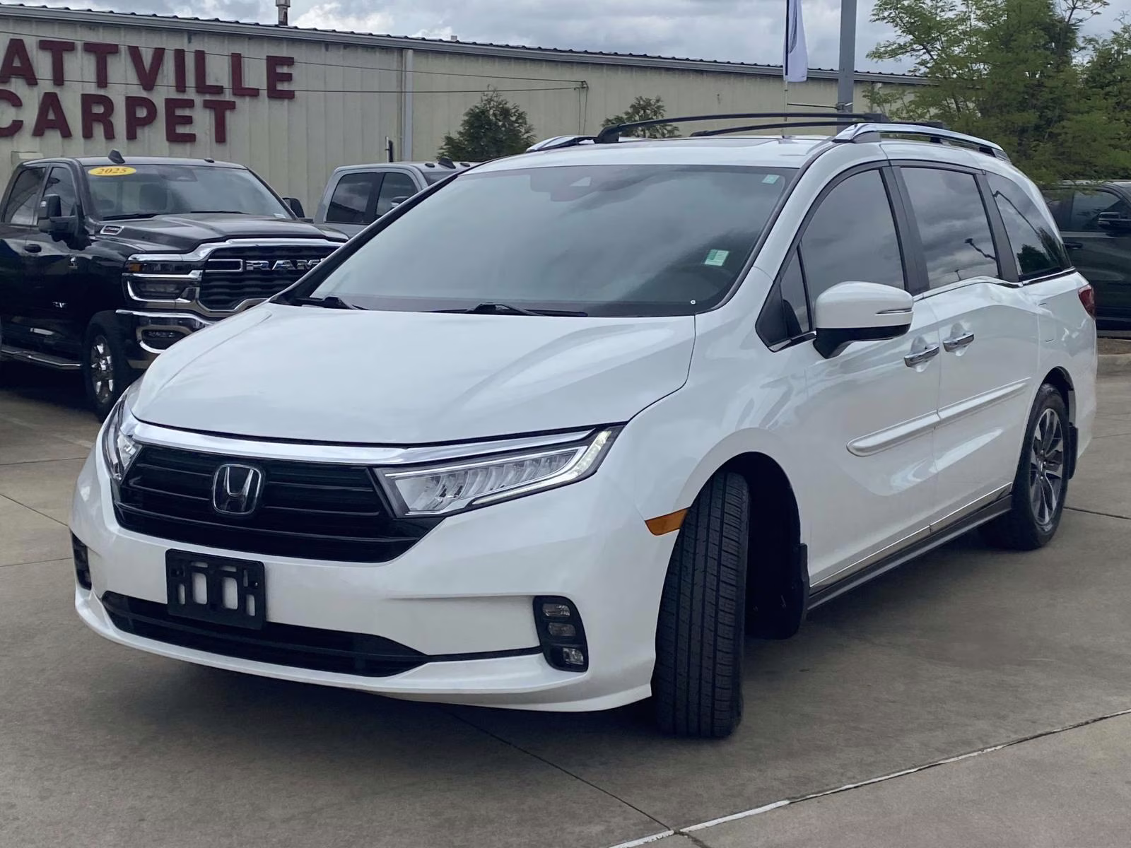 2022 Platinum White Pearl Honda Odyssey EX-L FWD Van