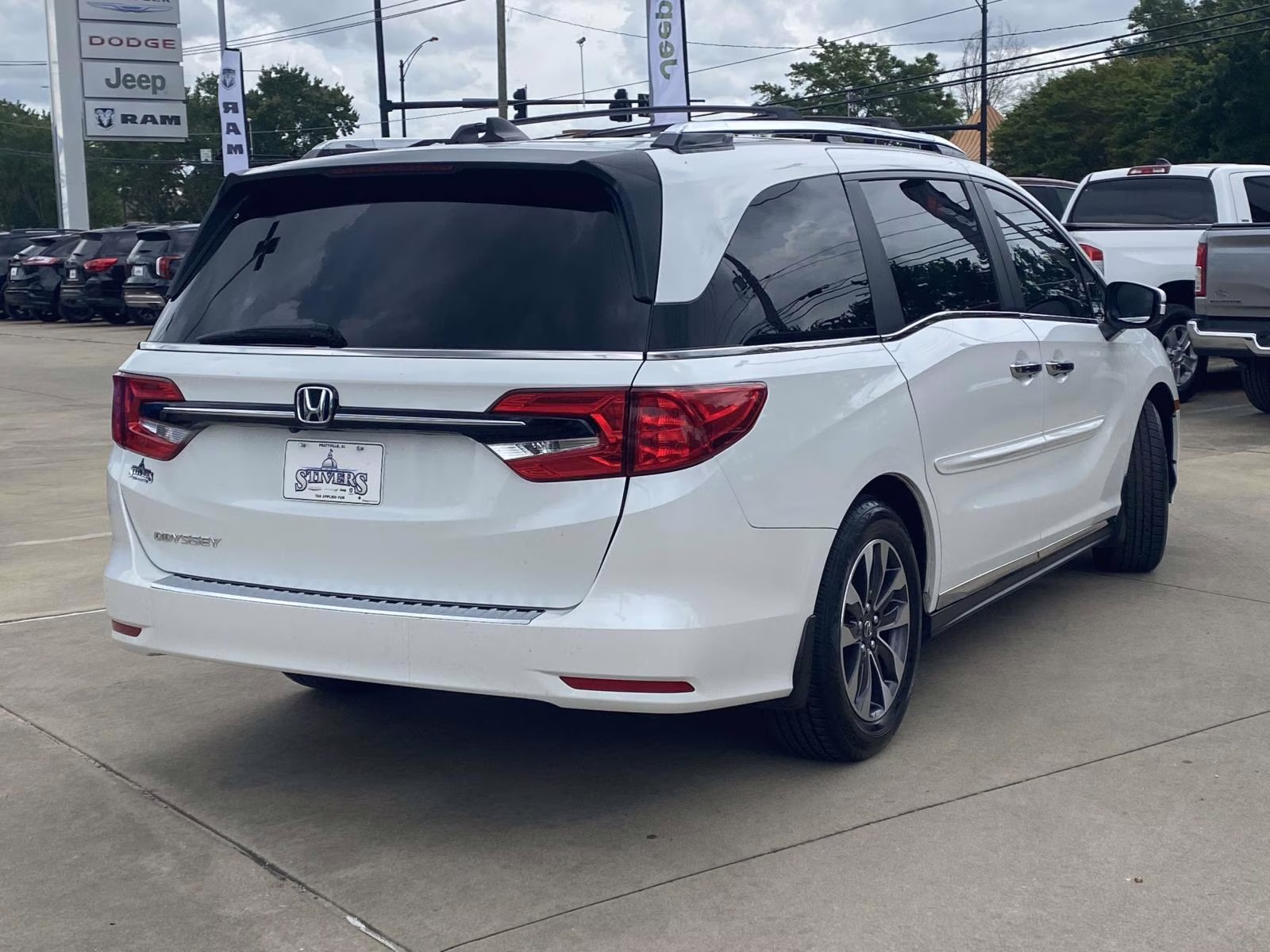 2022 Platinum White Pearl Honda Odyssey EX-L FWD Van