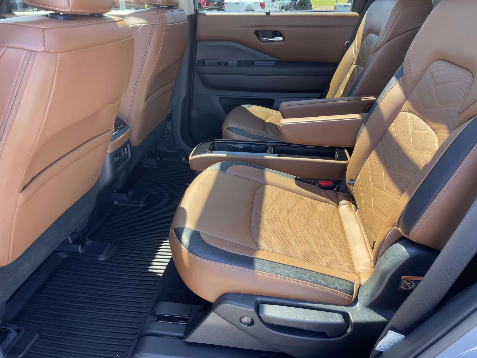 2024 Boulder Gray Pearl Nissan Pathfinder Platinum FWD SUV