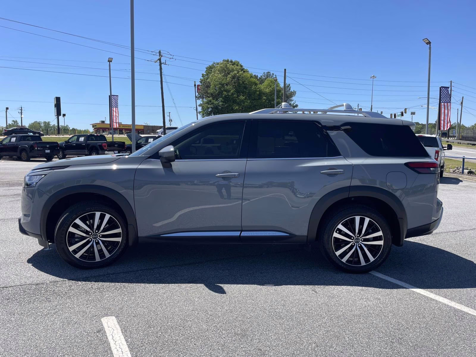 2024 Boulder Gray Pearl Nissan Pathfinder Platinum FWD SUV